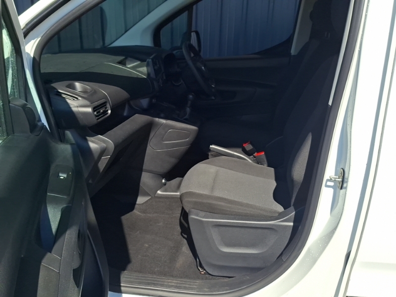 Vauxhall Combo 2300 1.5 Turbo D 100Ps H1 Dynamic Van White #5