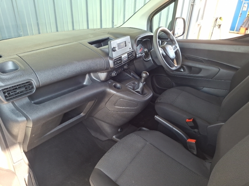 Vauxhall Combo 2300 1.5 Turbo D 100Ps H1 Dynamic Van White #3
