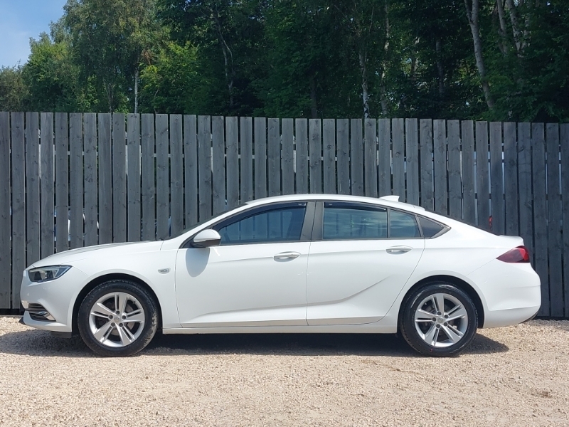 Vauxhall Insignia 1.5T Ecotec Design White #4