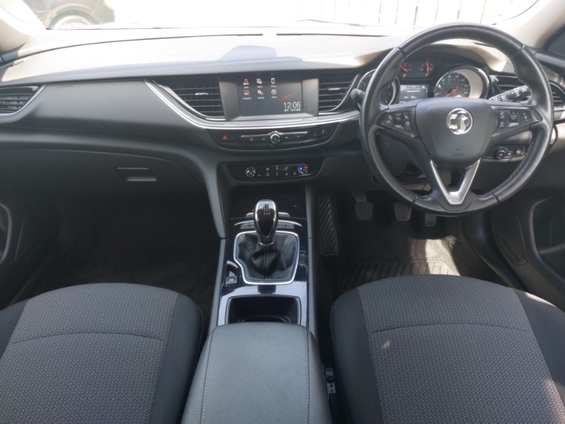 Vauxhall Insignia 1.5T Ecotec Design White #3