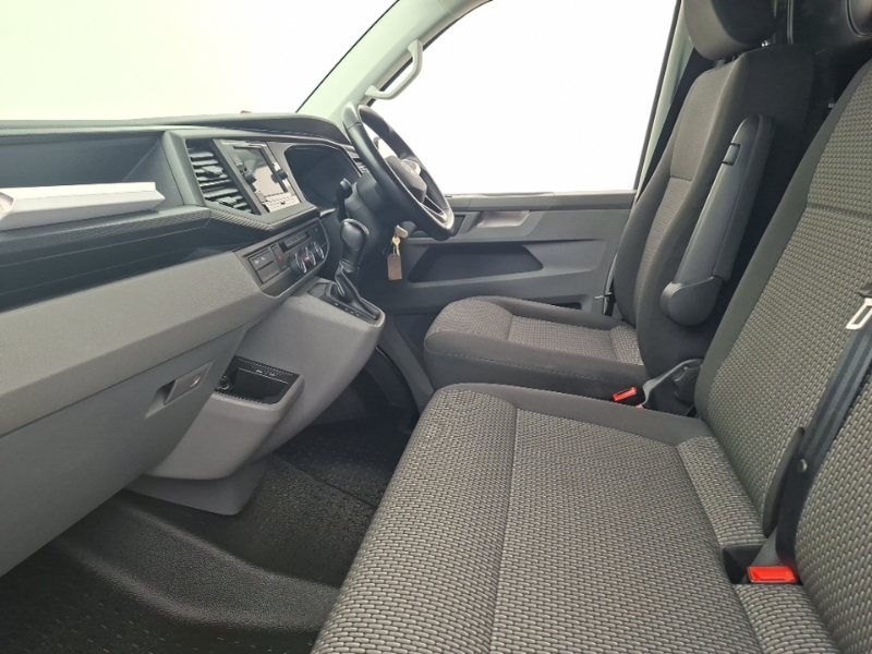 Volkswagen Transporter 2.0 Tdi 150 Highline Van Dsg White #5