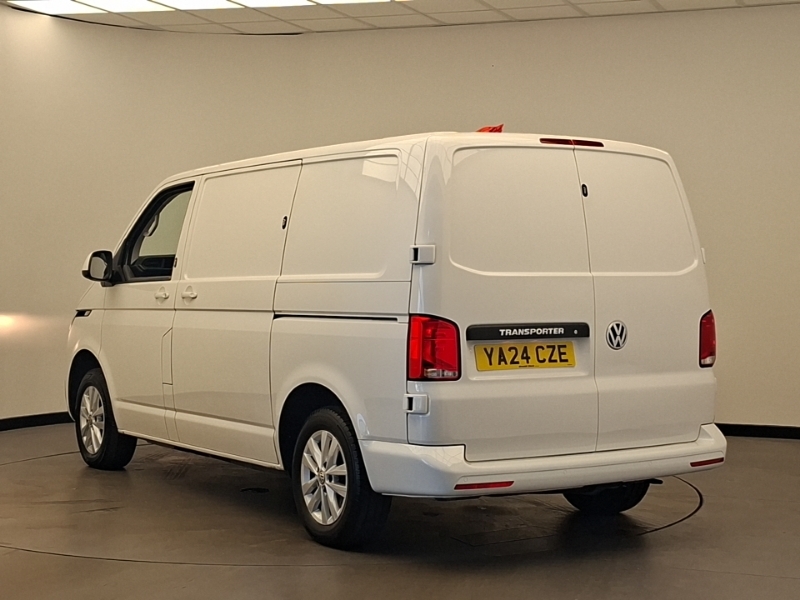 Volkswagen Transporter 2.0 Tdi 150 Highline Van Dsg White #2