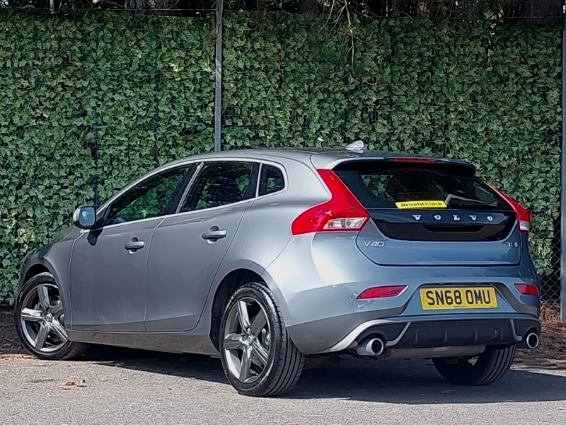 Volvo V40 T2 122 R Design Grey #2