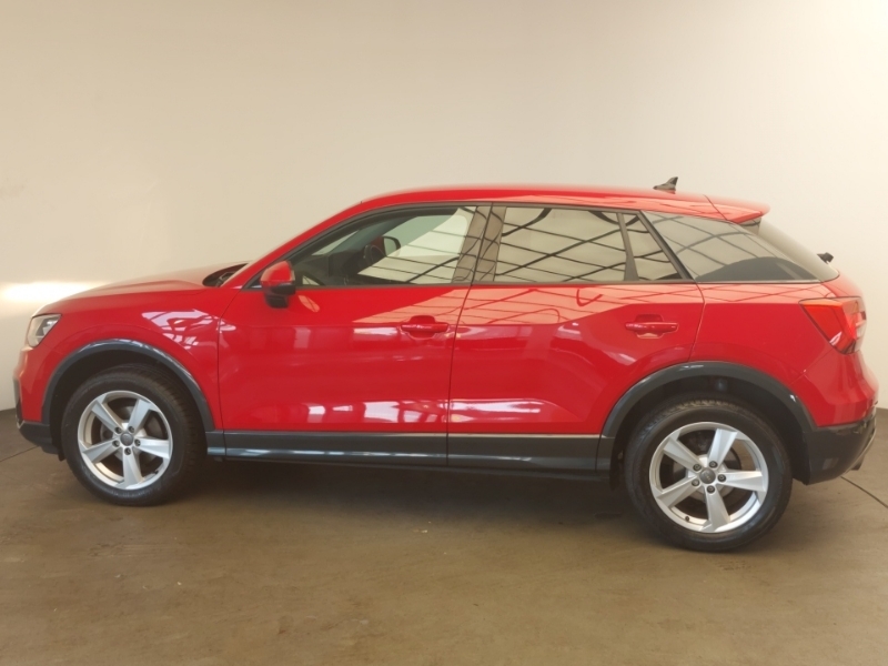 Audi Q2 35 Tfsi Sport S Tronic Red #4