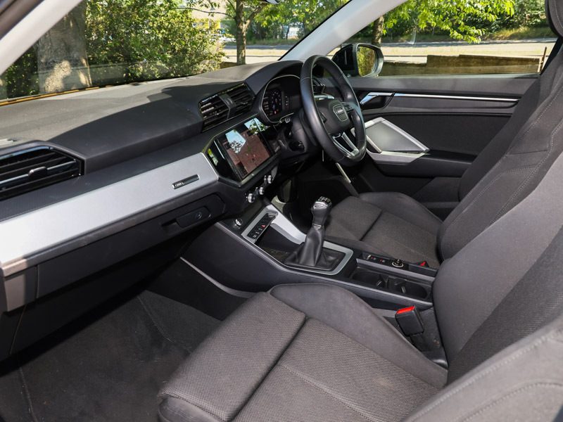 Audi Q3 35 Tfsi Sport Black #5