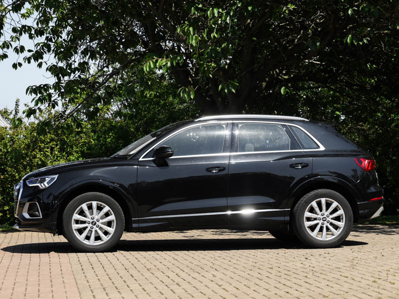 Audi Q3 35 Tfsi Sport Black #4