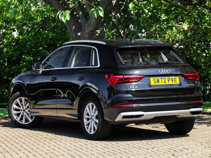 Audi Q3 35 Tfsi Sport Black #2