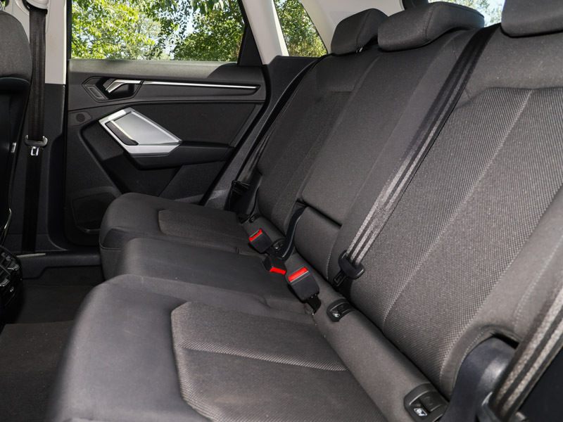 Audi Q3 35 Tfsi Sport Black #6