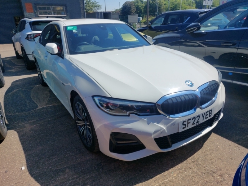 BMW 3 Series 330E M Sport Step SF22YEB White