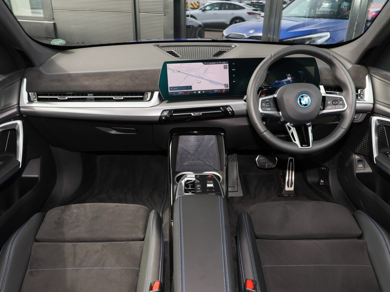 BMW iX1 150Kw Edrive20 M Sport 65Kwh Blue #4