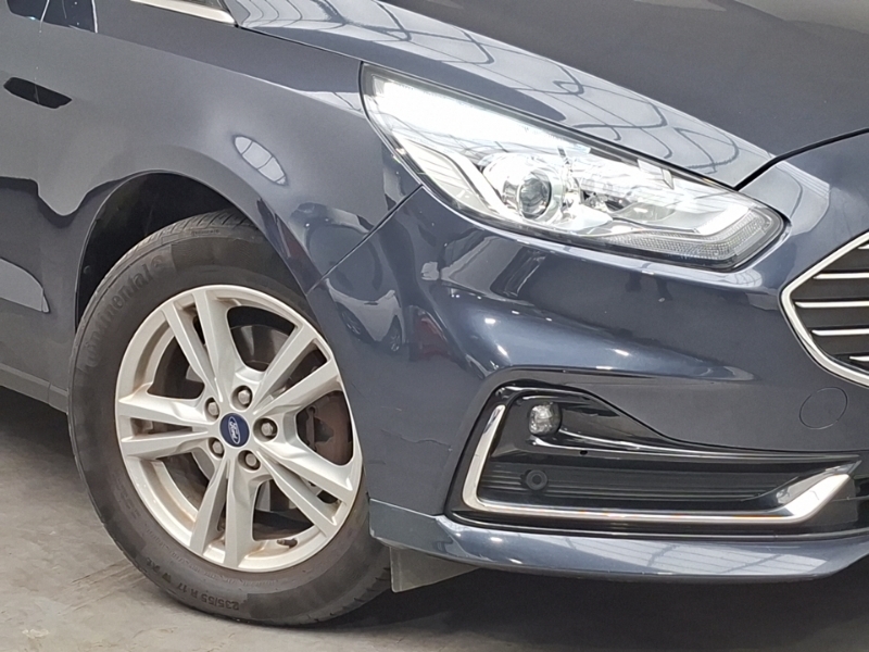 Ford Galaxy  Black #20