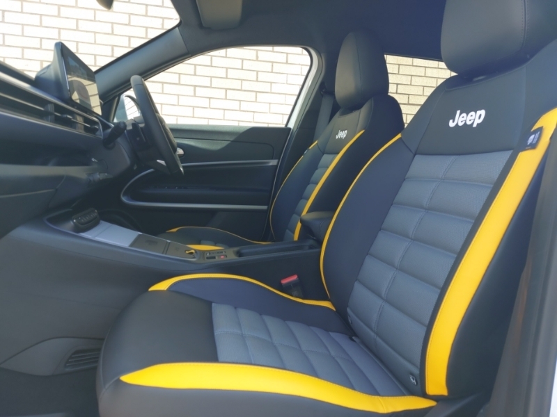 Jeep Avenger 1.2 E-awd E-hybrid The North Face Dct White #5