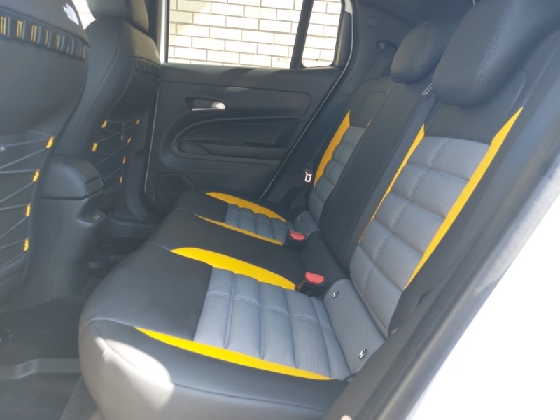 Jeep Avenger 1.2 E-awd E-hybrid The North Face Dct White #6