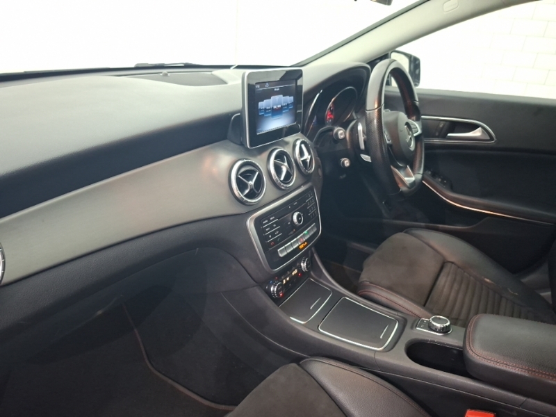 Mercedes-Benz CLA Class Cla 180 Amg Line Edition Tip Black #5