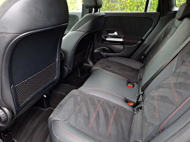 Mercedes-Benz GLA Class Gla 200 Amg Line Executive Black #6