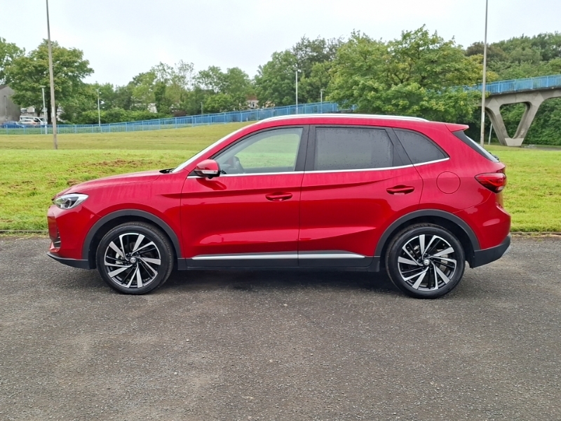 MG ZS 1.5 Hybrid Trophy Red #4