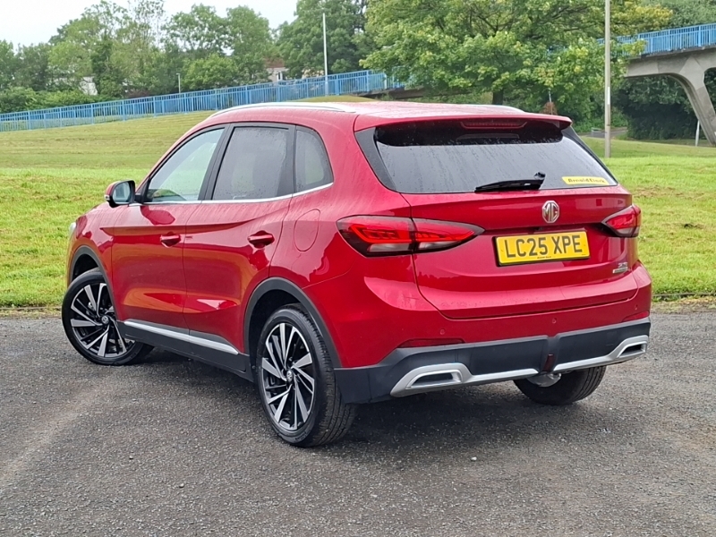 MG ZS 1.5 Hybrid Trophy Red #2