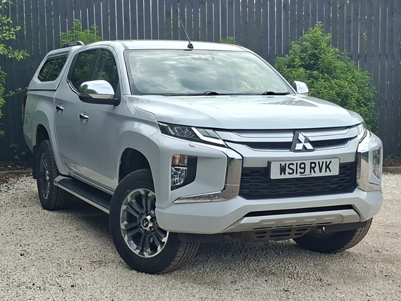 Mitsubishi L200 Double Cab Di-d 150 Barbarian 4Wd White
