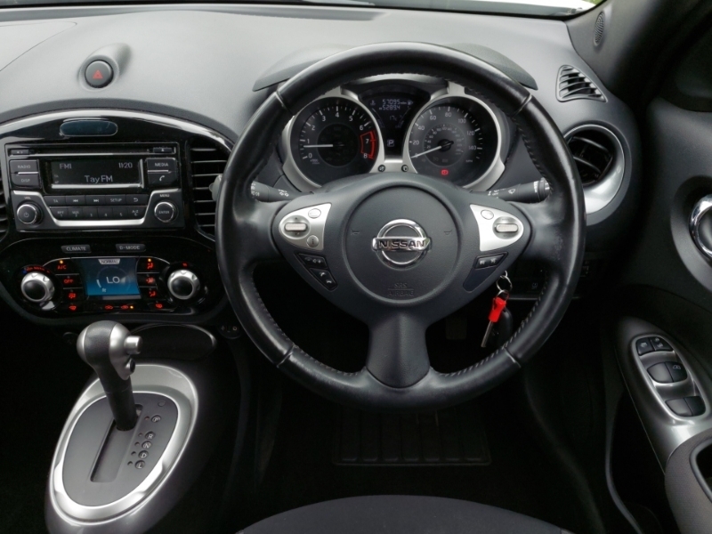Nissan Juke Nissan Juke 1.6 Tekna Suv Eur... Black #8