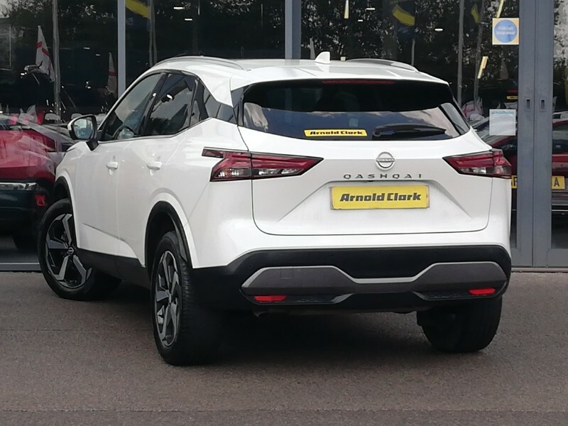 Nissan Qashqai 1.3 Dig-t Mh 158 N-connecta Glass Rf Xtronic White #2