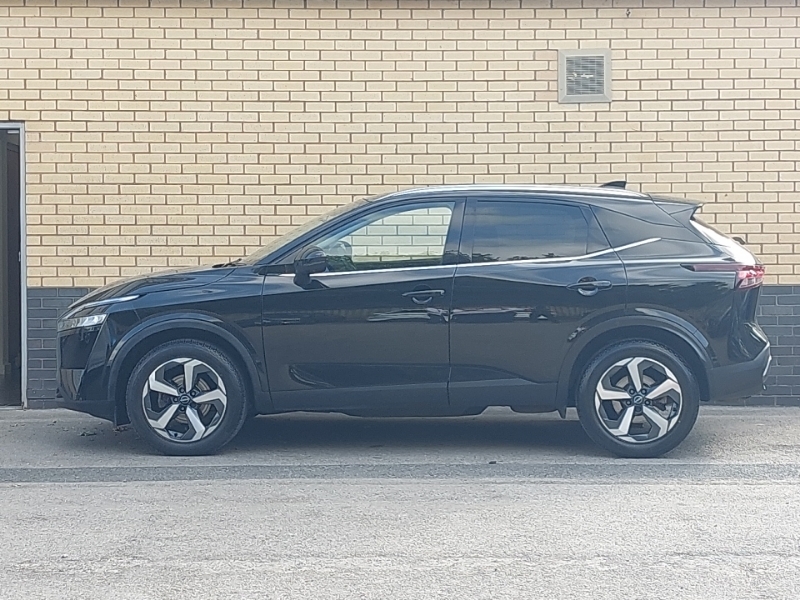 Nissan Qashqai 1.3 Dig-t Mh 158 N-connecta Xtronic Black #4