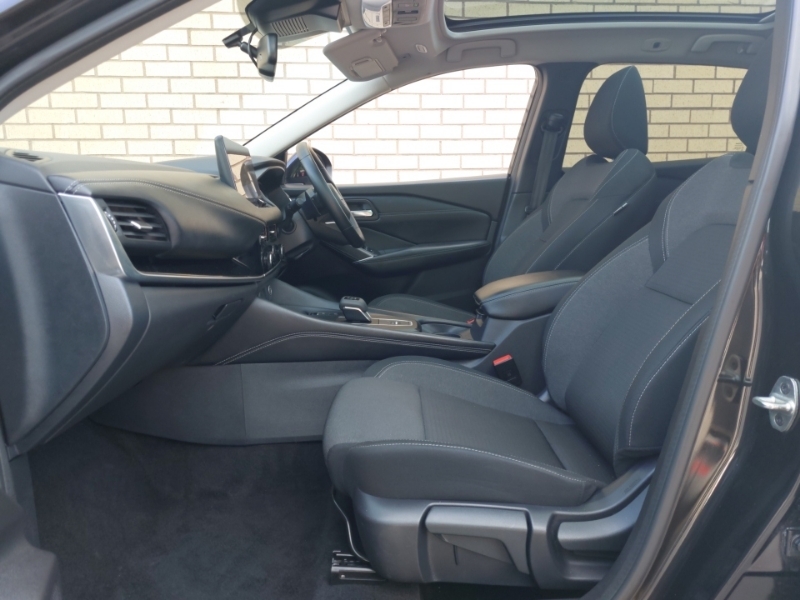 Nissan Qashqai 1.3 Dig-t Mh 158 N-connecta Xtronic Black #5