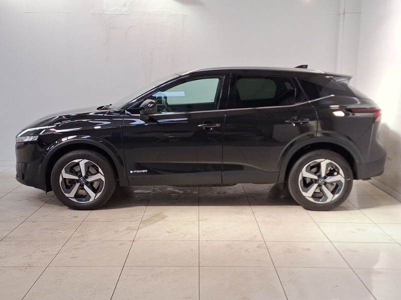 Nissan Qashqai 1.5 E-power N-connecta Glass Roof Black #4