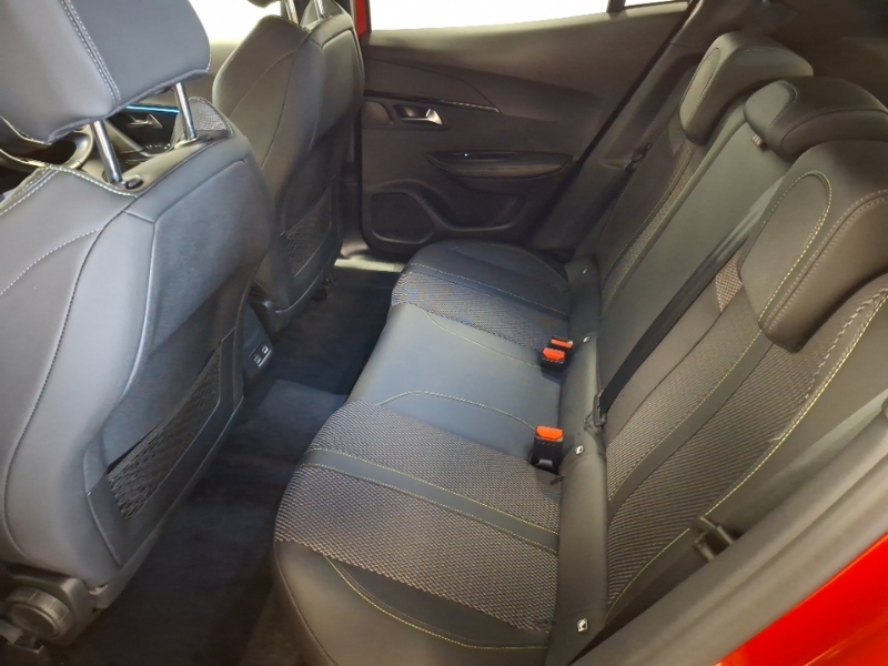 Peugeot 2008 1.2 Puretech 130 Gt Eat8 Red #6
