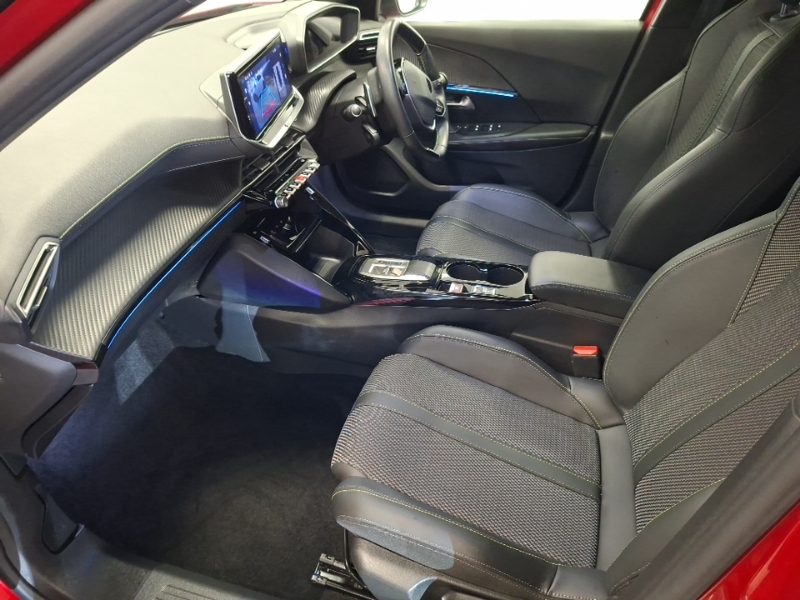 Peugeot 2008 1.2 Puretech 130 Gt Eat8 Red #5