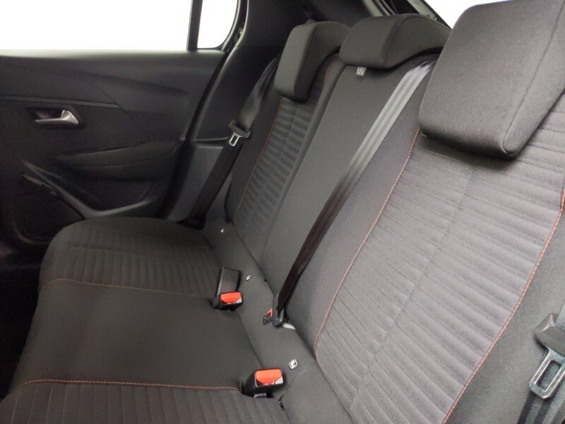 Peugeot 208 1.2 Puretech Active Black #6