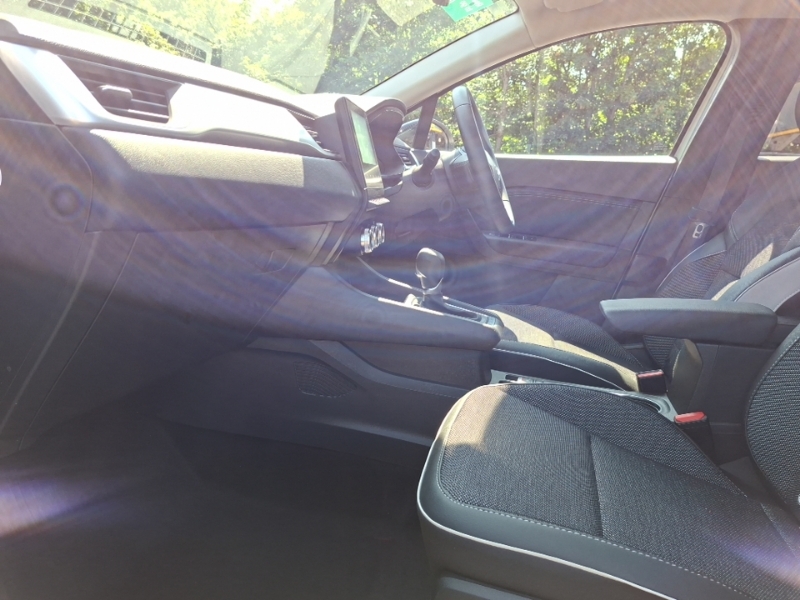Renault Captur 1.6 E-tech Full Hybrid 145 Techno EX73KCJ White #5