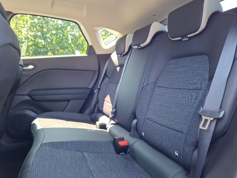 Renault Captur 1.6 E-tech Full Hybrid 145 Techno EX73KCJ White #6