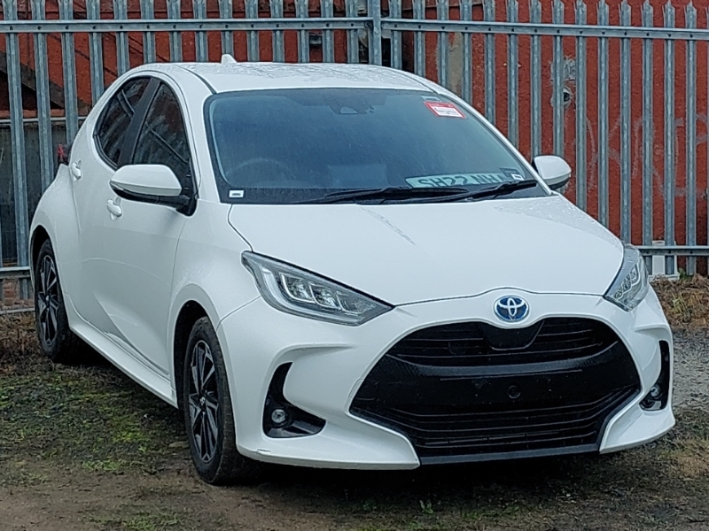 Toyota Yaris 1.5 Hybrid Design Cvt White