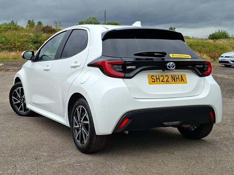 Toyota Yaris 1.5 Hybrid Design Cvt SH22NHA White #2