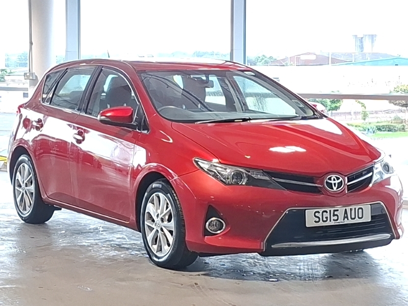 Toyota Auris 1.33 Dual Vvti Icon Red
