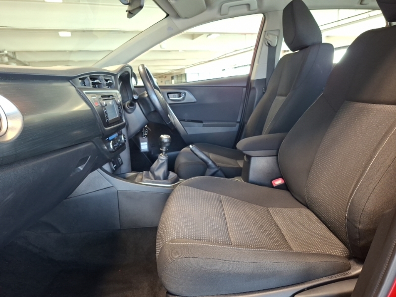 Toyota Auris 1.33 Dual Vvti Icon Red #5