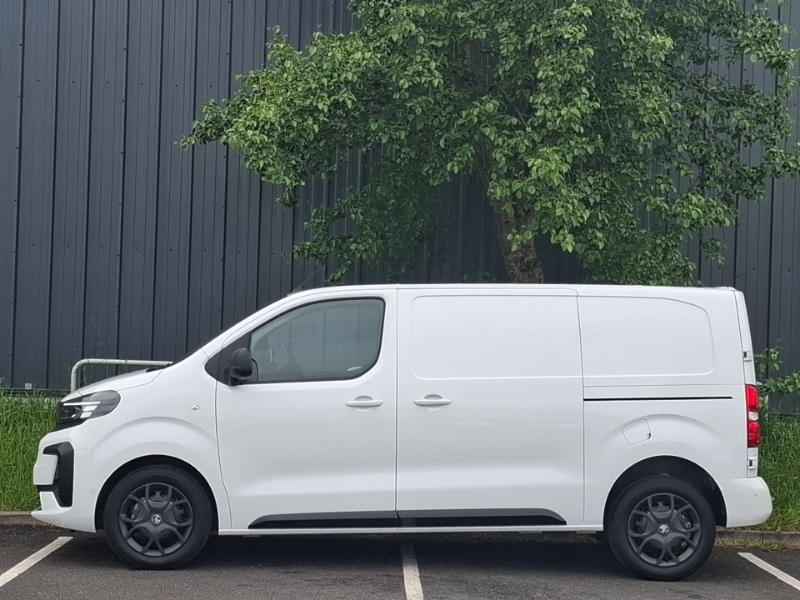 Vauxhall Vivaro 1.5 Turbo D 120 Pro H1 Van White #4