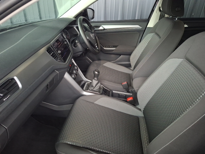 Volkswagen T-Roc 1.0 Tsi 110 Active Black #5