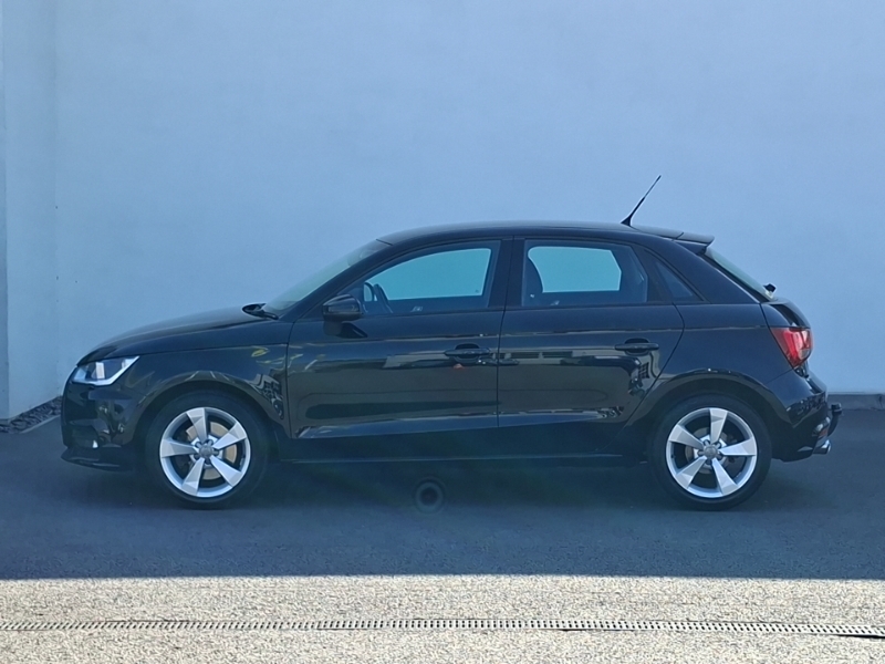 Audi A1 1.6 Tdi Sport Black #4