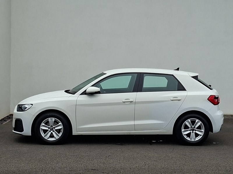 Audi A1 25 Tfsi Technik BK71YZO White #4