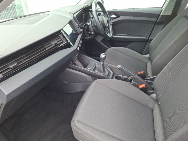 Audi A1 25 Tfsi Technik BK71YZO White #5