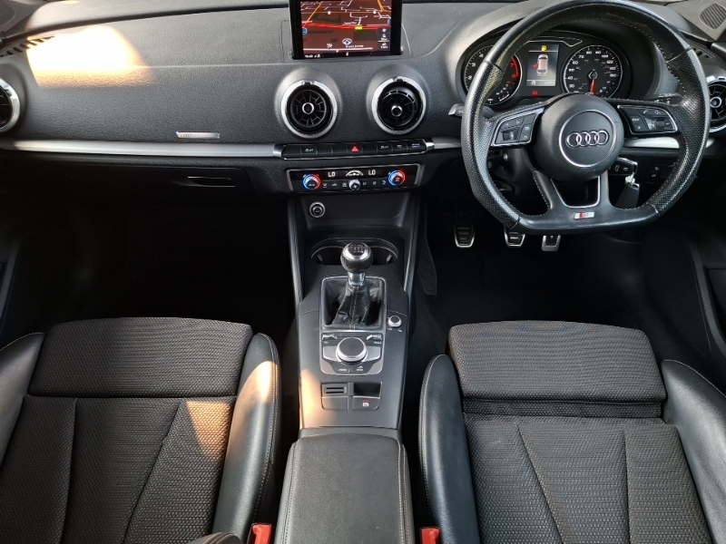 Audi A3 1.5 Tfsi Black Edition Grey #3