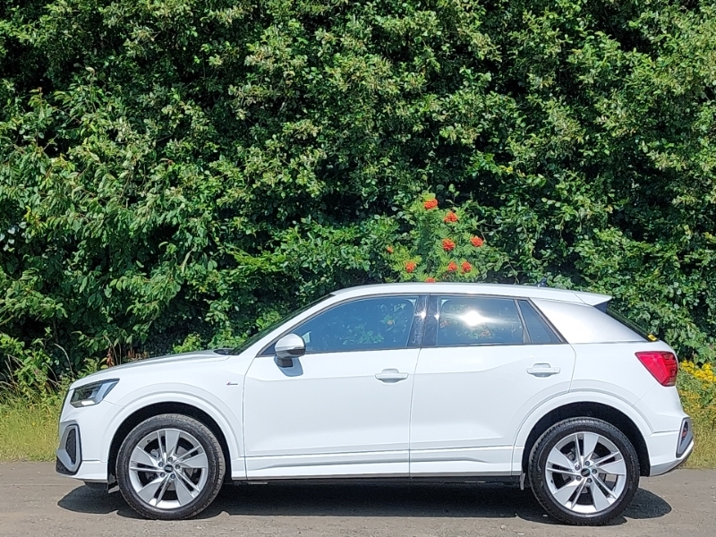 Audi Q2 35 Tfsi S Line S Tronic MW23SGY White #4