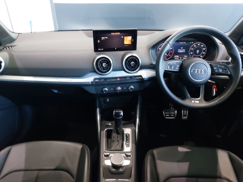 Audi Q2 35 Tfsi S Line S Tronic Black #3