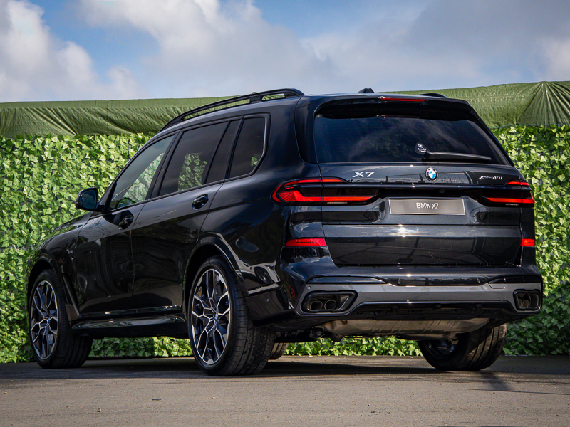 BMW X7 Xdrive40i Mht M Sport Step Black #2