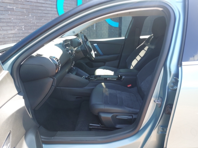 Citroen e-C4 100Kw Shine Plus 50Kwh Blue #5