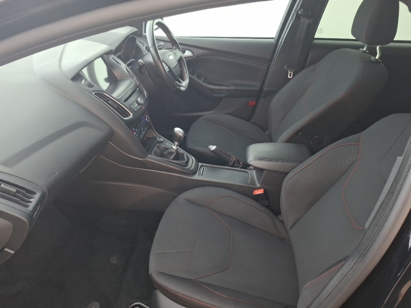 Ford Focus 1.0 Ecoboost 140 St-line X CA67TVT Black #5