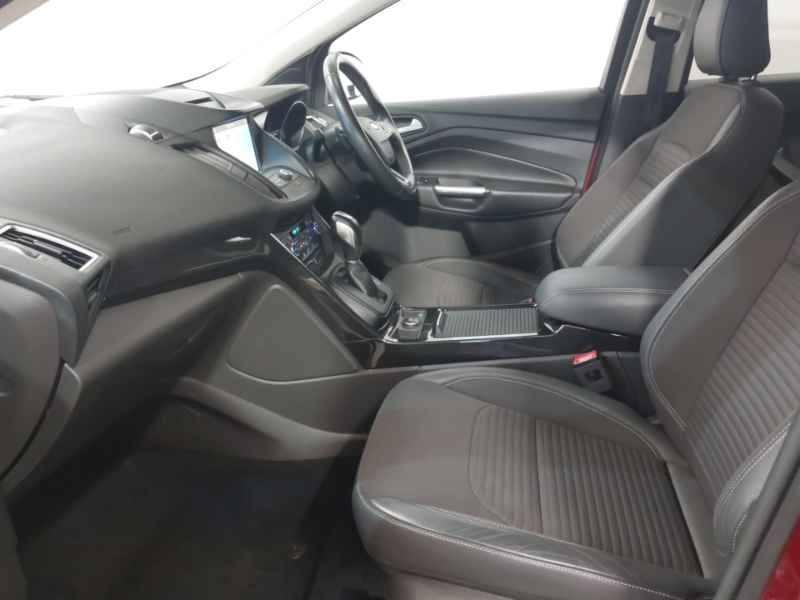 Ford Kuga 1.5 Tdci Titanium 2Wd Red #5
