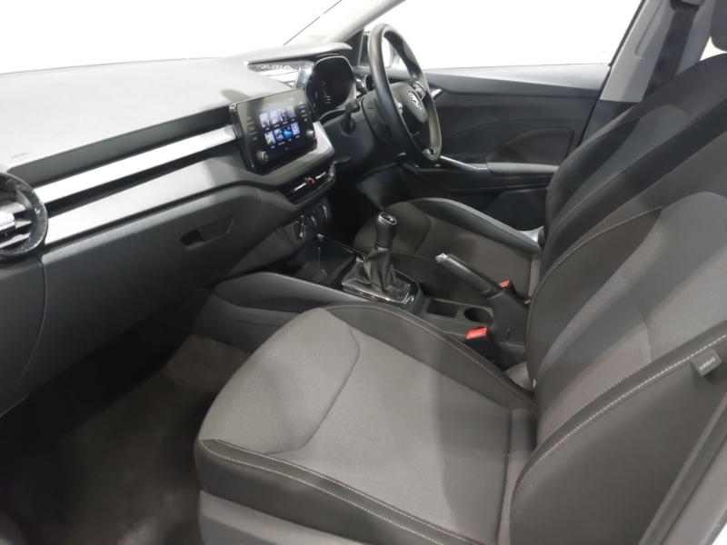 Skoda Fabia 1.0 Tsi 110 Colour Edition HN72EJV White #5