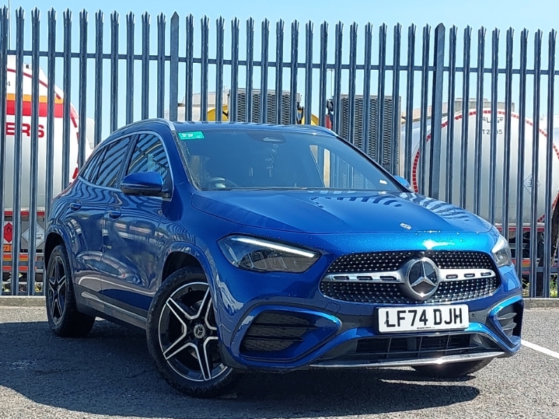 Mercedes-Benz GLA Class Gla 200 Amg Line Executive Blue